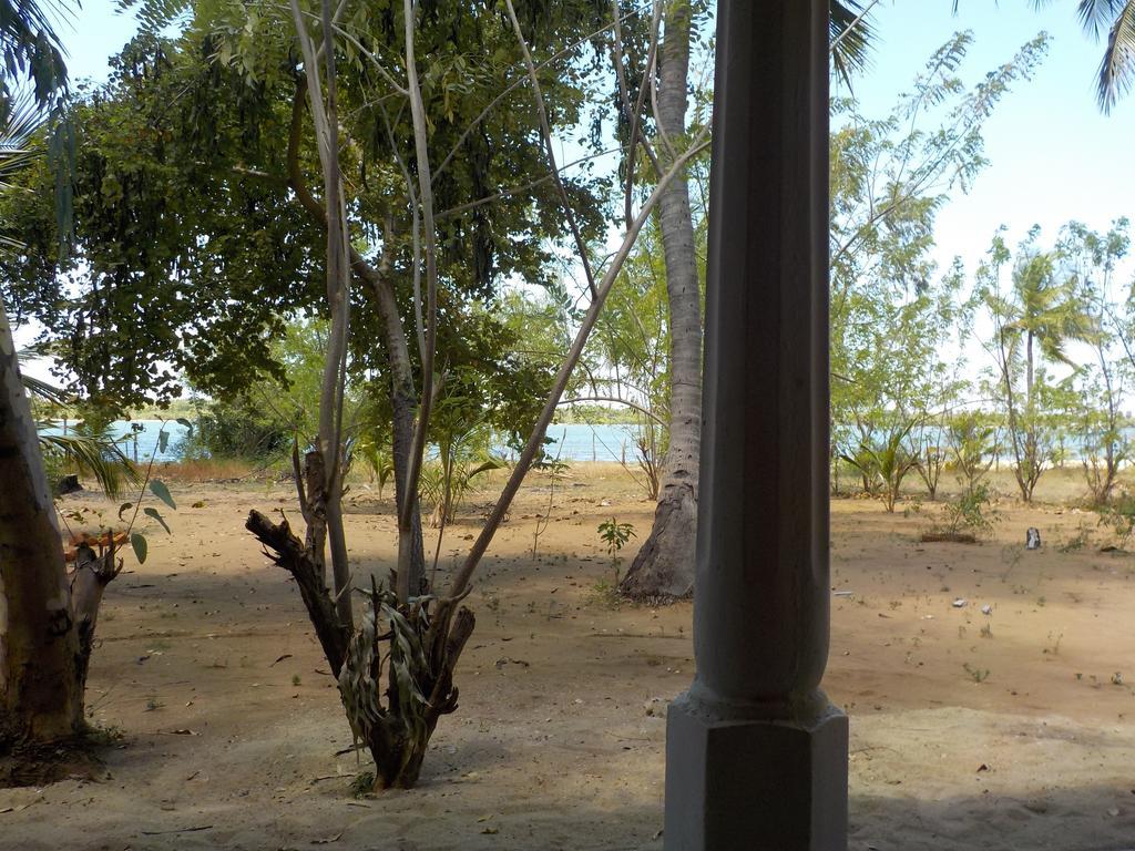 Hotel Reef Pasikudah Nachivantivu Exterior foto